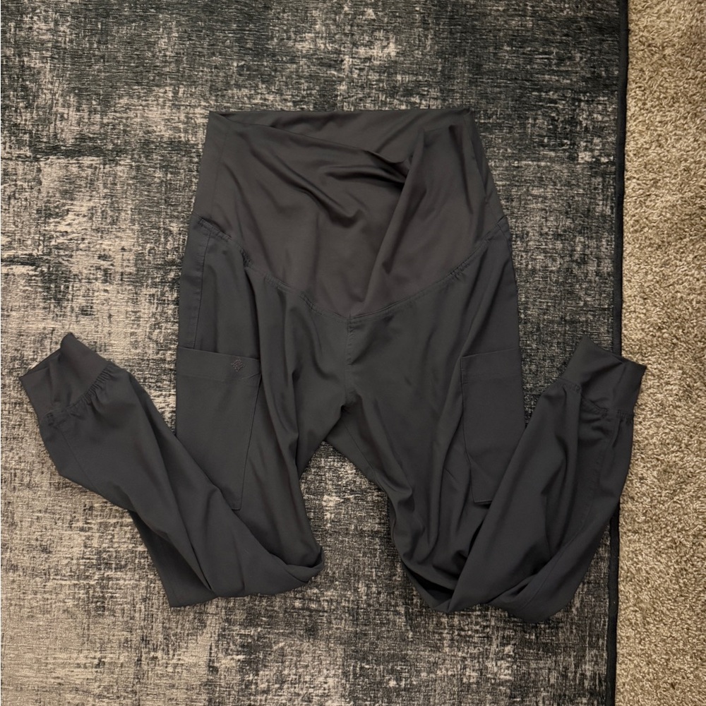 Medcouture grey scrub jogger scrubs